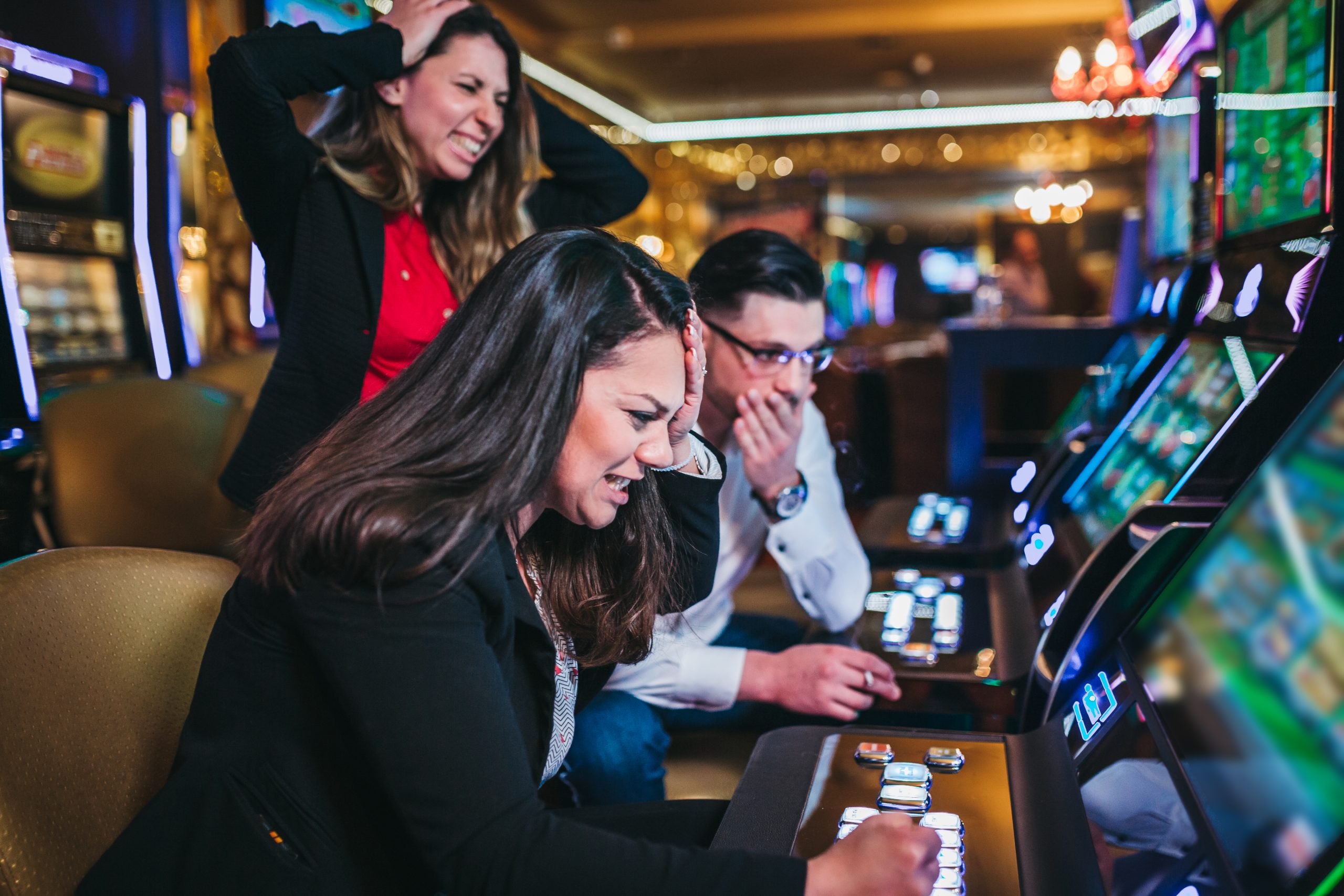 Friends, nervous  lose money in the casino